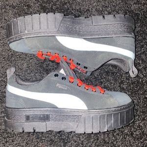 NWOT Puma Mayze SD. Sz.7 womens. No box.